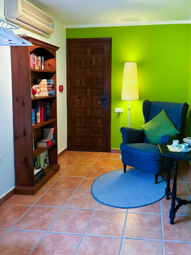 2026-02_lesezimmer-ankleide_casa-de-ladera_001