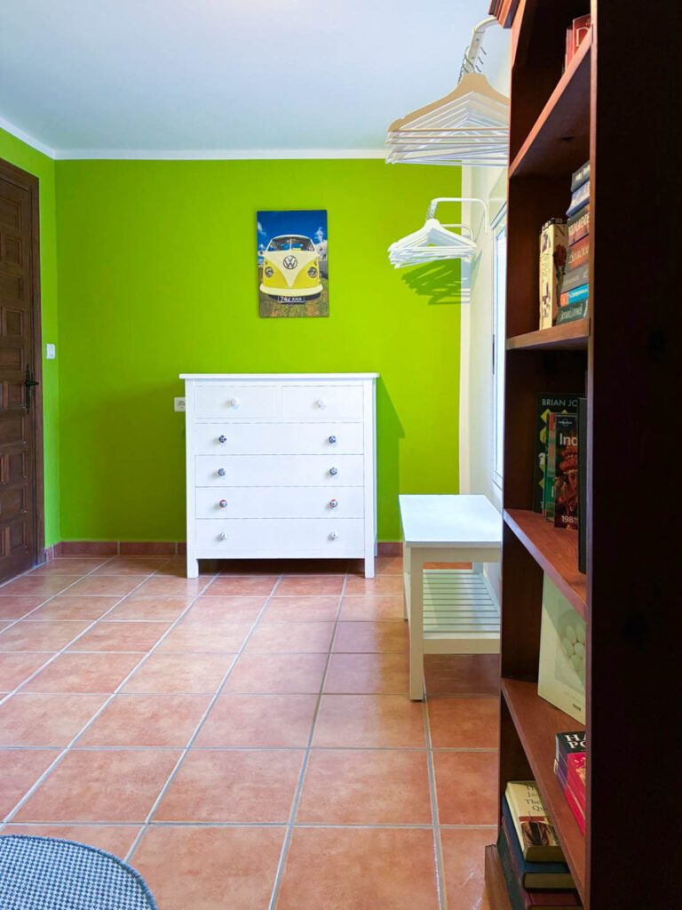 2026-02_lesezimmer-ankleide_casa-de-ladera_003